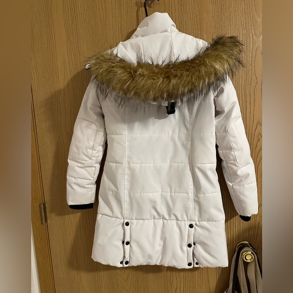 Guess puffer coat - Picture 7 of 8